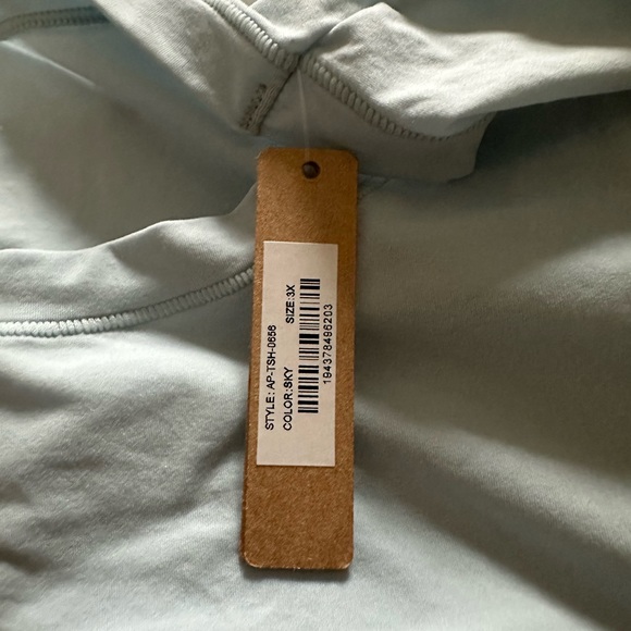 NWT SKIMS CROP TOP - Picture 3 of 3